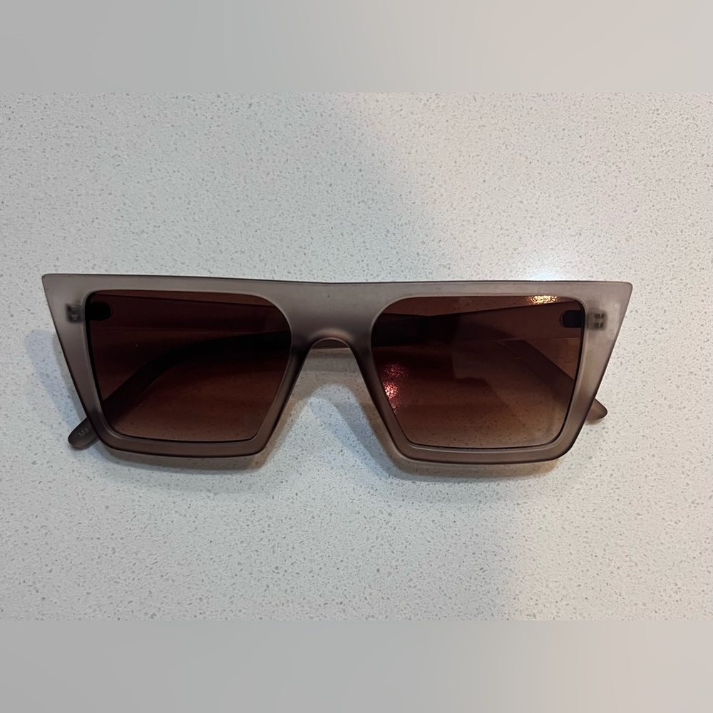 Retro Modern Flat Top Rectangular Sunglasses Smokey‎ Brown Women’s
